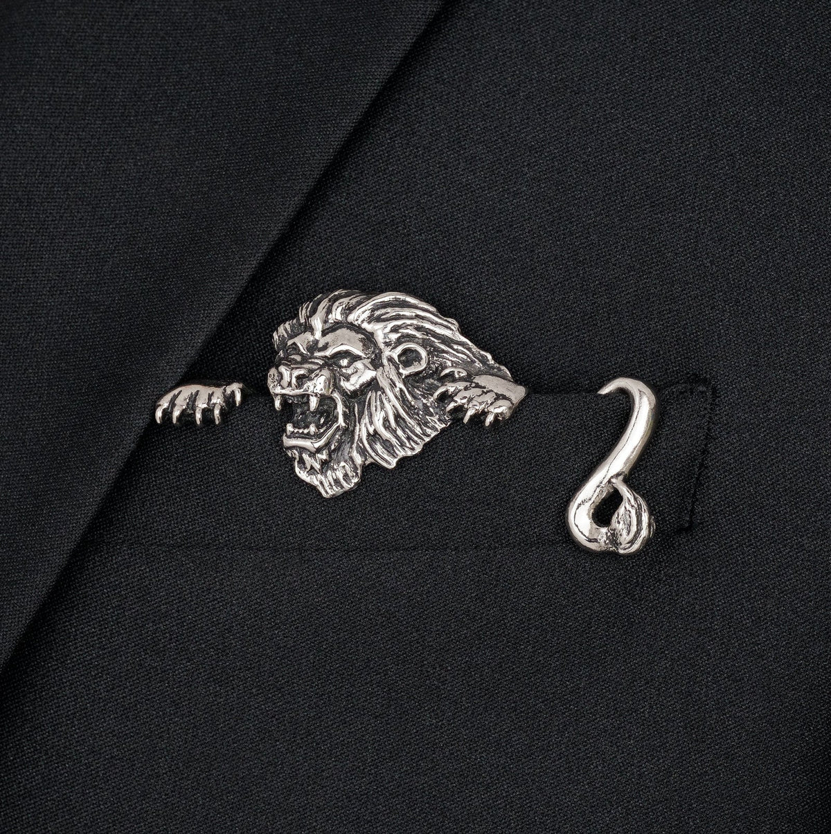 🐊✨ Luxury Sculpted Animal Brooch – Premium Statement Piece for Suits & Blazers