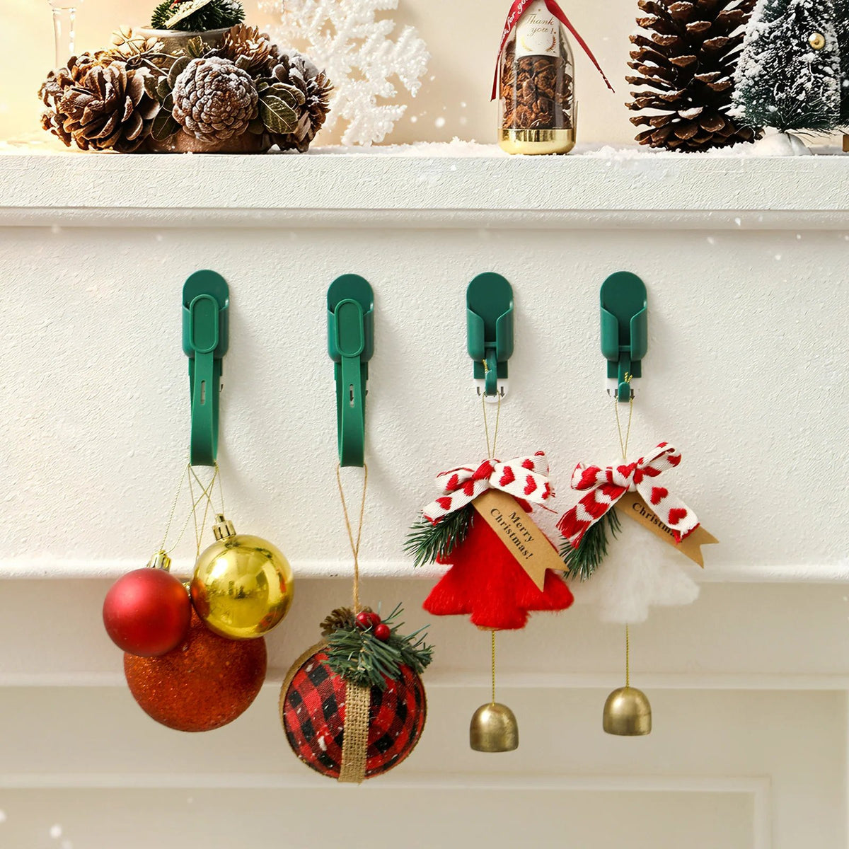 🎄Rugged, Durable, Versatile✨ 6PCS Christmas Silicone Garland Hangers