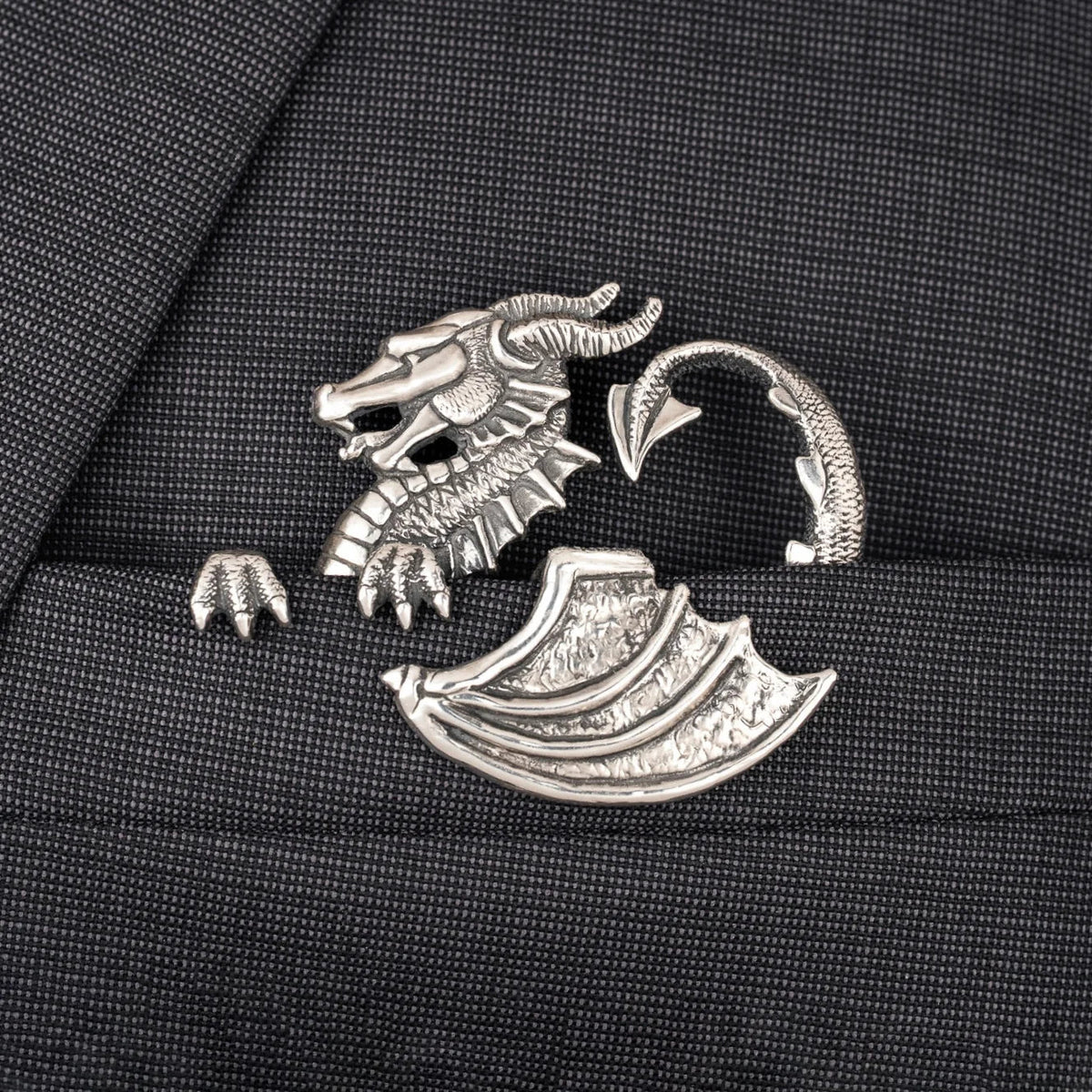 🐊✨ Luxury Sculpted Animal Brooch – Premium Statement Piece for Suits & Blazers