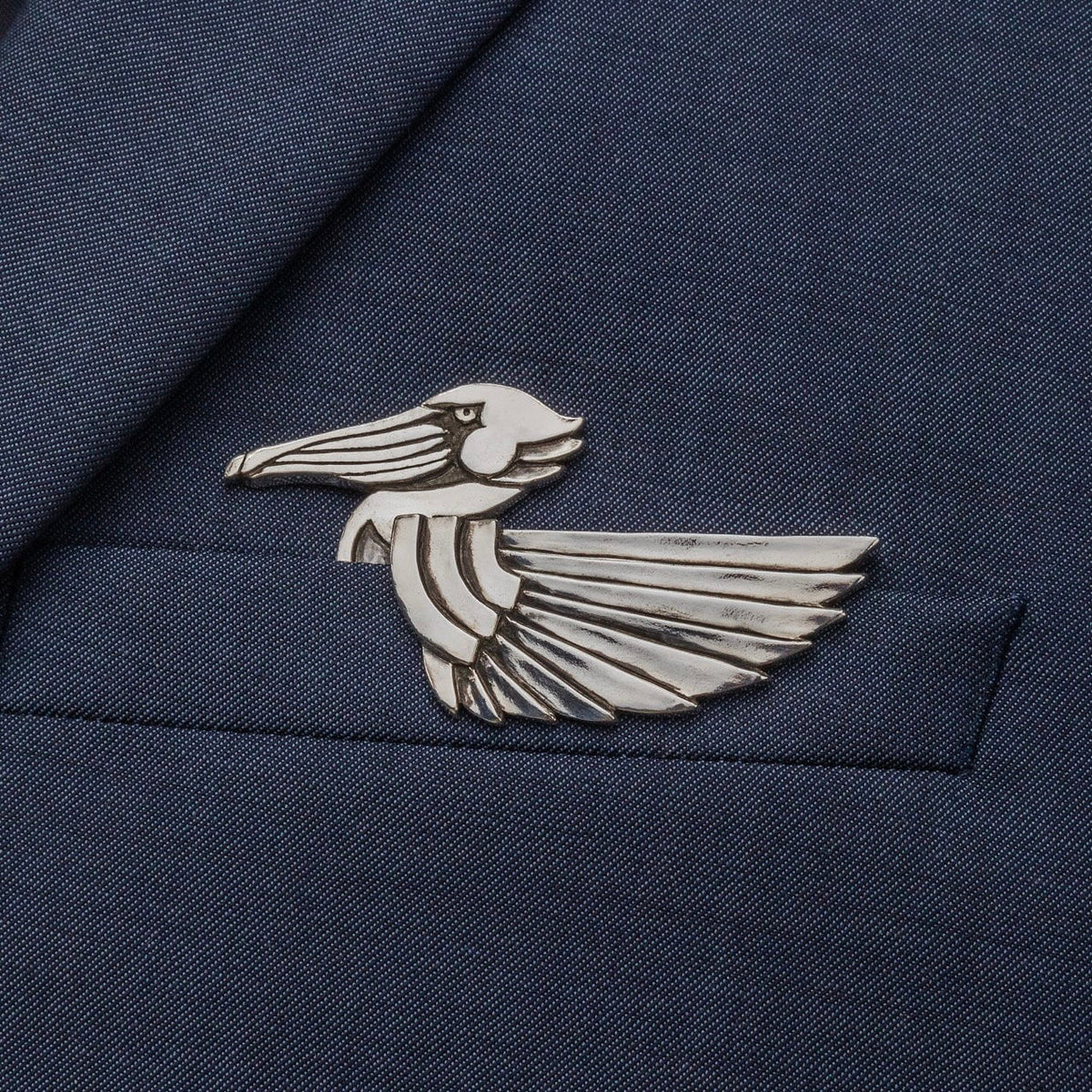🐊✨ Luxury Sculpted Animal Brooch – Premium Statement Piece for Suits & Blazers