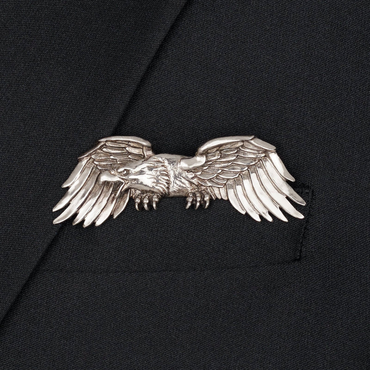 🐊✨ Luxury Sculpted Animal Brooch – Premium Statement Piece for Suits & Blazers